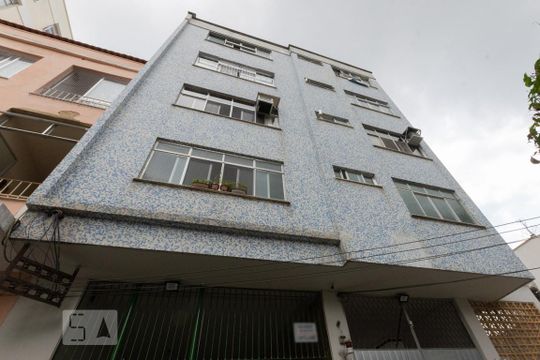 Fachada de apartamento para alugar com 2 quartos, 55m² em Grajaú, Rio de Janeiro