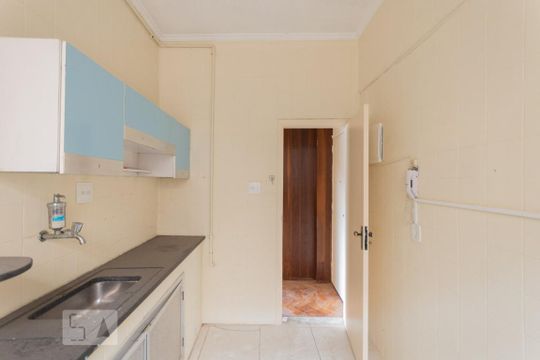 Cozinha e Área de Serviço de apartamento para alugar com 2 quartos, 55m² em Grajaú, Rio de Janeiro