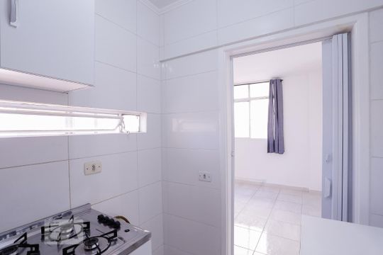 Cozinha de kitnet/studio à venda com 1 quarto, 21m² em Água Branca, São Paulo