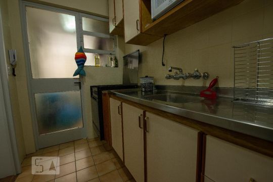 Cozinha de apartamento à venda com 2 quartos, 116m² em Partenon, Porto Alegre