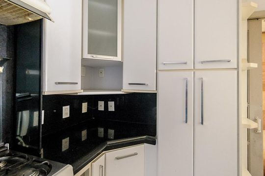 Cozinha de apartamento à venda com 3 quartos, 100m² em Bosque, Campinas