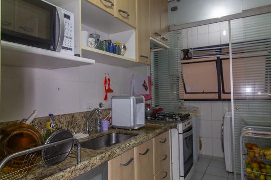 Cozinha de apartamento à venda com 3 quartos, 68m² em Vila Bertioga, São Paulo
