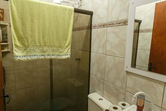 Banheiro de casa à venda com 3 quartos, 65m² em Aberta dos Morros, Porto Alegre