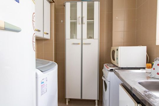 Cozinha de apartamento à venda com 1 quarto, 40m² em Portão, Curitiba