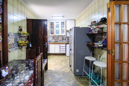 Cozinha de casa para alugar com 5 quartos, 350m² em Vila Guarani, São Paulo