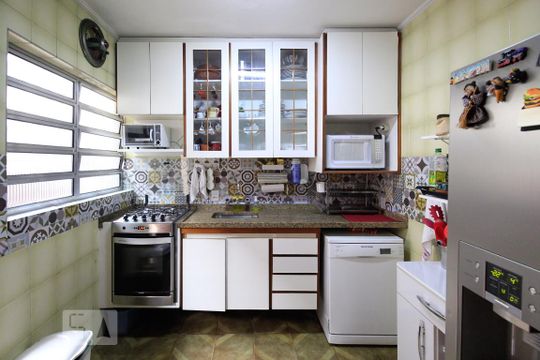 Cozinha de casa para alugar com 5 quartos, 350m² em Vila Guarani, São Paulo
