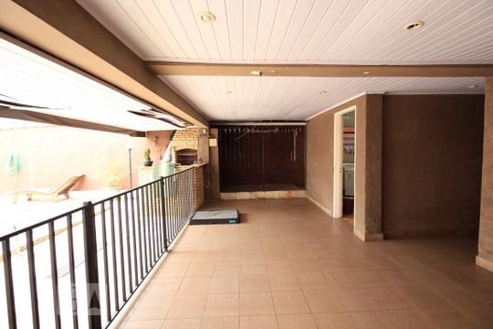 Área comum de casa para alugar com 5 quartos, 350m² em Vila Guarani, São Paulo
