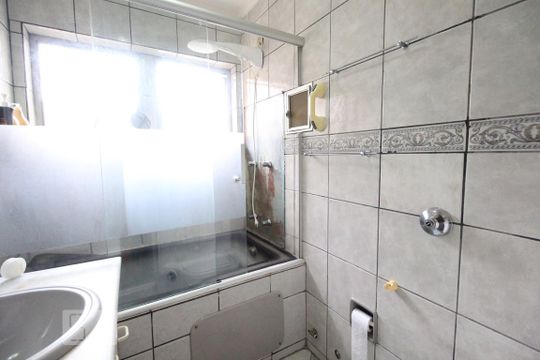 Banheiro da suite - Quarto 3 de casa para alugar com 5 quartos, 350m² em Vila Guarani, São Paulo