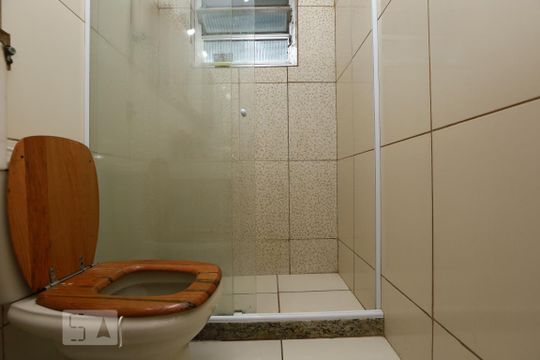 Banheiro de apartamento à venda com 2 quartos, 54m² em Vila Isabel, Rio de Janeiro