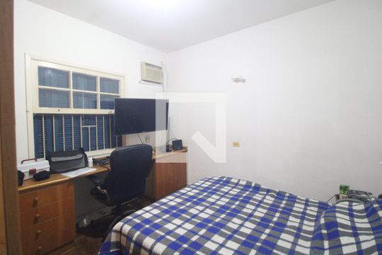 Quarto 1 de casa para alugar com 2 quartos, 140m² em Jardim Jua, São Paulo