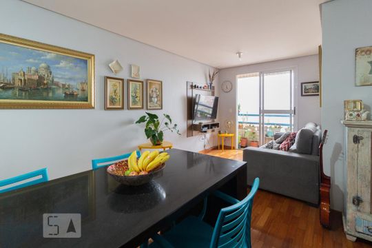 Sala de apartamento à venda com 2 quartos, 82m² em Vila Osasco, Osasco