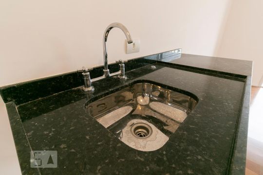 Cozinha de kitnet/studio para alugar com 1 quarto, 25m² em Chácara Belenzinho, São Paulo