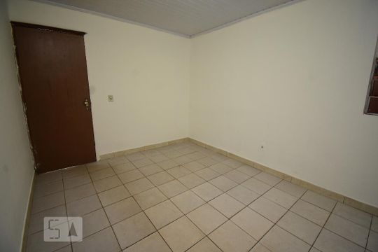 Quarto de kitnet/studio para alugar com 1 quarto, 30m² em Setor Habitacional Samambaia (taguatinga), Brasília
