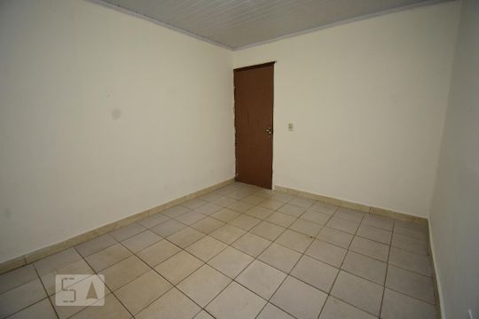 Quarto de kitnet/studio para alugar com 1 quarto, 30m² em Setor Habitacional Samambaia (taguatinga), Brasília