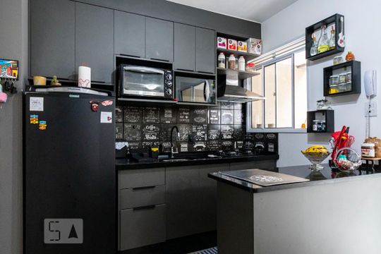 Cozinha de kitnet/studio para alugar com 1 quarto, 27m² em Sé, São Paulo
