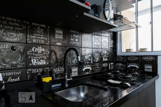Cozinha de kitnet/studio para alugar com 1 quarto, 27m² em Sé, São Paulo