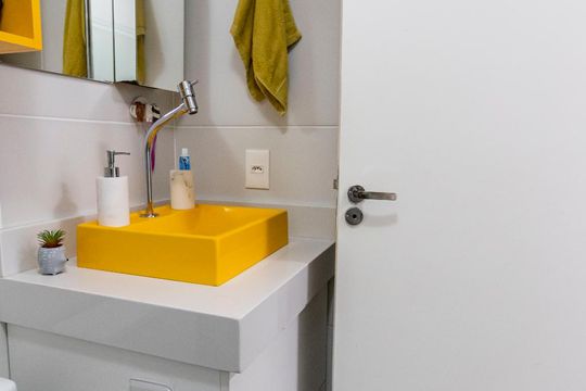 Banheiro de kitnet/studio para alugar com 1 quarto, 27m² em Sé, São Paulo