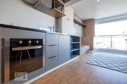 Cozinha de apartamento para alugar com 1 quarto, 43m² em Pinheiros, São Paulo