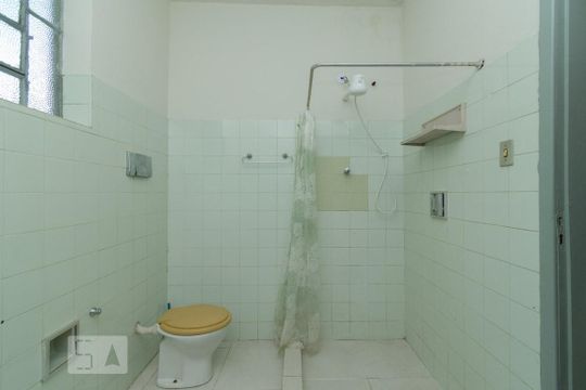 BANHEIRO SOCIAL de casa à venda com 3 quartos, 97m² em Fonseca, Niterói