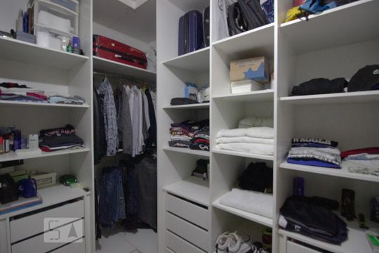 Quarto 1 de casa para alugar com 5 quartos, 256m² em Conjunto Residencial Butantã, São Paulo