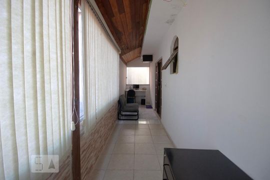 Corredor de casa para alugar com 5 quartos, 256m² em Conjunto Residencial Butantã, São Paulo