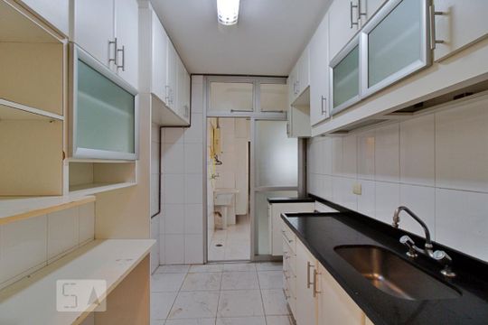 Cozinha de apartamento à venda com 3 quartos, 75m² em Vila Suzana, São Paulo