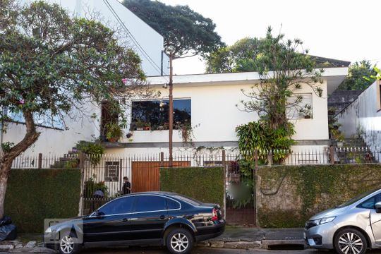 Fachada de casa à venda com 2 quartos, 400m² em Jardim Peri Peri, São Paulo