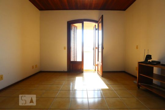 Suíte de casa de condomínio para alugar com 3 quartos, 325m² em Cidade São Francisco, São Paulo