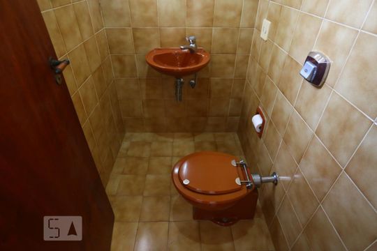 Lavabo de casa de condomínio para alugar com 3 quartos, 325m² em Cidade São Francisco, São Paulo