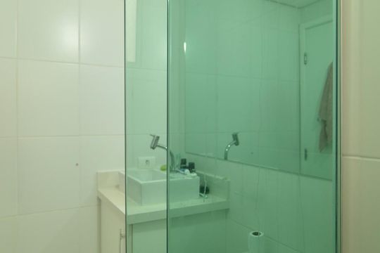 Banheiro de apartamento para alugar com 2 quartos, 52m² em Vila Bela, São Paulo