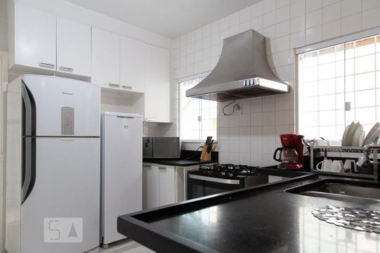 Cozinha de casa de condomínio à venda com 6 quartos, 470m² em Barra da Tijuca, Rio de Janeiro