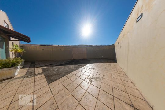 Área Externa de casa de condomínio à venda com 2 quartos, 90m² em Cajuru, Curitiba