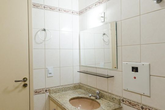 Banheiro de apartamento para alugar com 3 quartos, 93m² em Centro, Diadema
