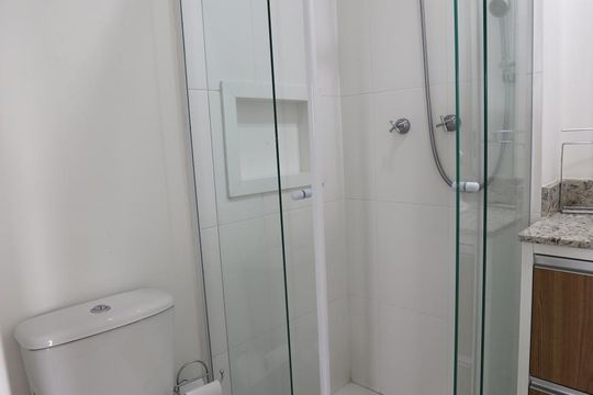 Banheiro de apartamento para alugar com 3 quartos, 73m² em Tamboré, Barueri
