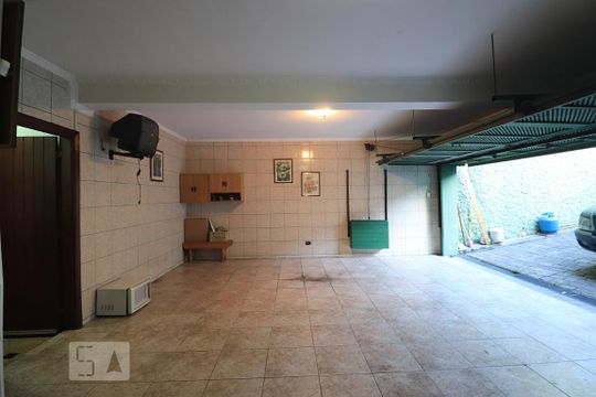 Garagem de casa para alugar com 3 quartos, 400m² em Santa Maria, Santo André