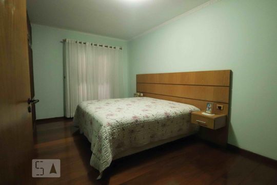 Suíte 3 de casa para alugar com 3 quartos, 400m² em Santa Maria, Santo André