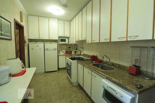 Cozinha de casa para alugar com 3 quartos, 400m² em Santa Maria, Santo André
