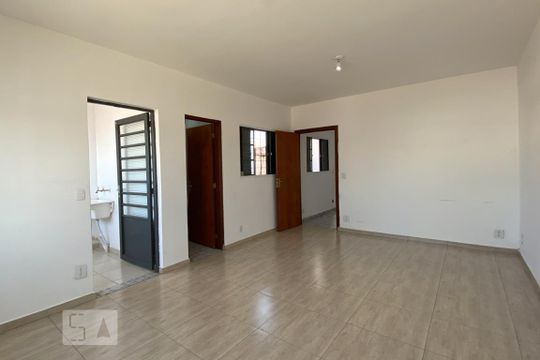 Sala de casa para alugar com 1 quarto, 90m² em Vila Olímpia, Sorocaba