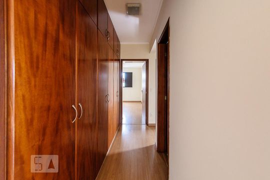 Corredor de apartamento para alugar com 3 quartos, 88m² em Vila Itapura, Campinas