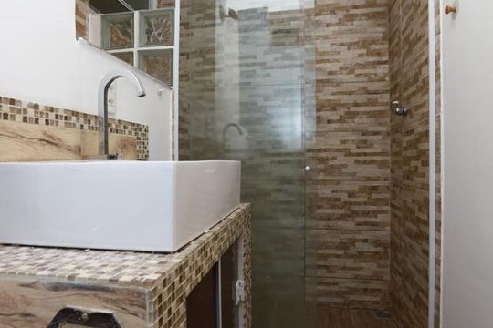 Banheiro de apartamento à venda com 1 quarto, 49m² em São Cristóvão, Rio de Janeiro