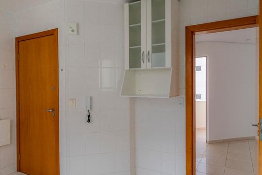 Cozinha de apartamento à venda com 3 quartos, 100m² em Sagrada Família, Belo Horizonte