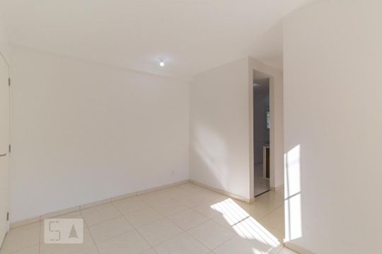 Sala de apartamento para alugar com 2 quartos, 44m² em Sampaio, Rio de Janeiro