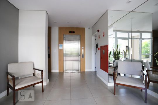 Hall de entrada de apartamento à venda com 2 quartos, 77m² em Alphaville Empresarial, Barueri