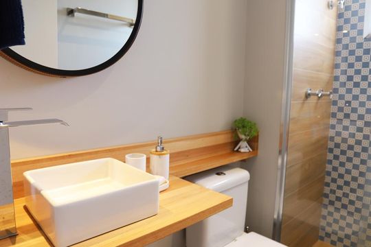 Banheiro de apartamento à venda com 2 quartos, 77m² em Alphaville Empresarial, Barueri