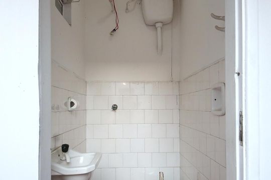 Banheiro de Serviço de casa à venda com 2 quartos, 90m² em Vila Congonhas, São Paulo