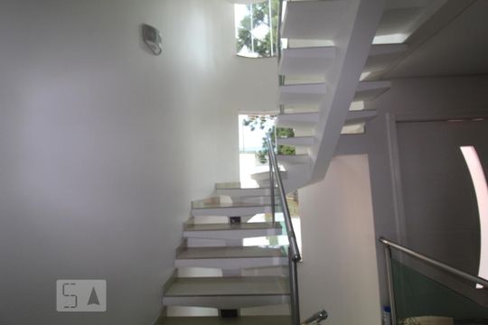 Acesso para as suites de casa à venda com 3 quartos, 475m² em Rudge Ramos, São Bernardo do Campo