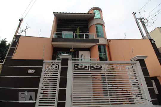 Fachada de casa à venda com 3 quartos, 475m² em Rudge Ramos, São Bernardo do Campo