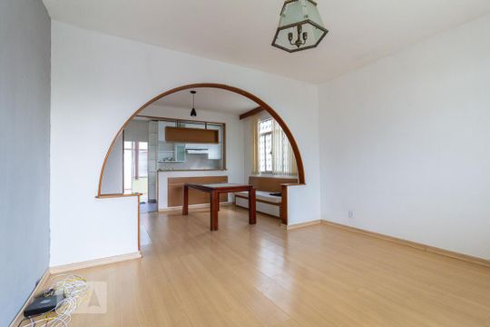 Casa à venda com 4 quartos, 270m² em Piedade, Rio de Janeiro