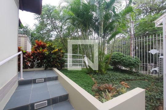 Área comum de casa de condomínio à venda com 4 quartos, 260m² em Boa Vista, Porto Alegre