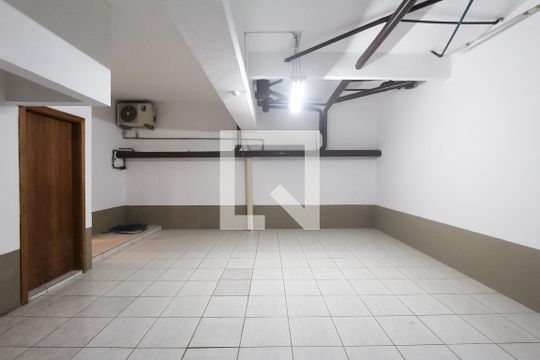 Garagem de casa de condomínio à venda com 4 quartos, 260m² em Boa Vista, Porto Alegre